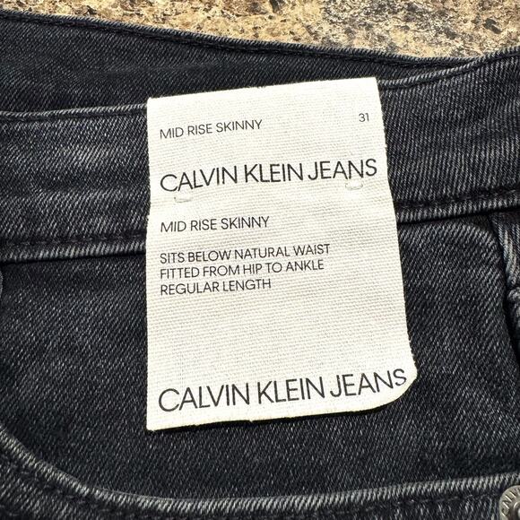 NWT Calvin Klein Jeans Skinny Mid Rise Minimalist Classic Versatile Black 31 - Picture 2 of 6